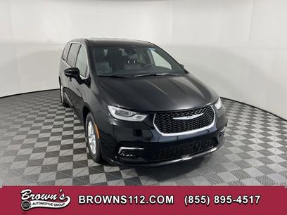 New 2026 Chrysler Pacifica Select