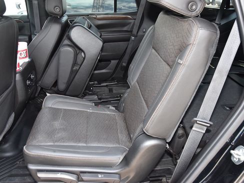 Used 2021 Chevrolet Tahoe High Country w/ Premium Package AWD/4WD image 11
