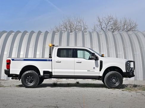 New 2026 Ford F250 Lariat w/ Black Appearance Package AWD/4WD image 6