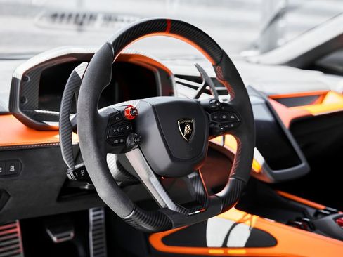 Used 2024 Lamborghini Revuelto AWD/4WD image 44