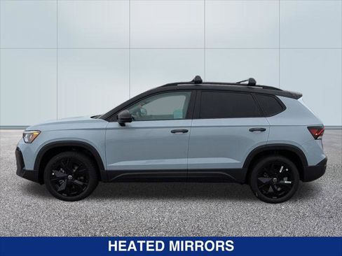 New 2025 Volkswagen Taos SE FWD image 2