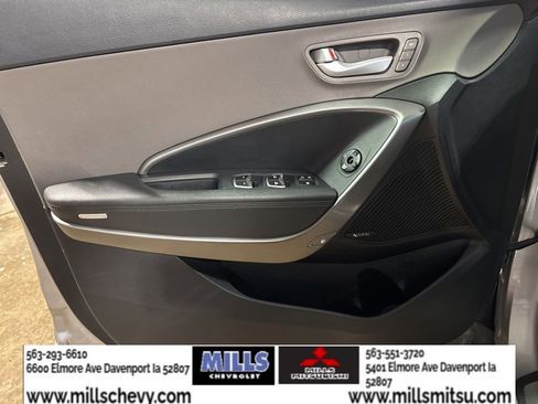 Used 2017 Hyundai Santa Fe SE image 9