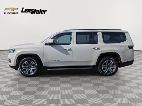 Used 2022 Jeep Wagoneer Series III image 2