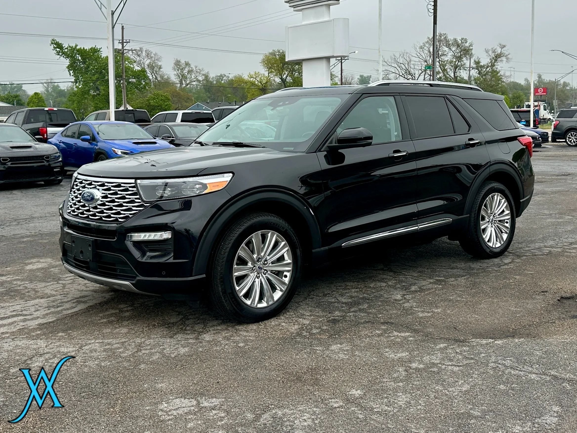 Used 2021 Ford Explorer Limited w/ Hybrid Equipment Group 310A AWD/4WD image 3
