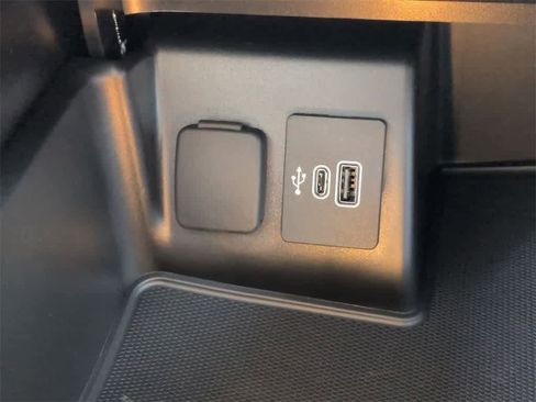 New 2025 Ford Explorer Active w/ Active Comfort Package image 34