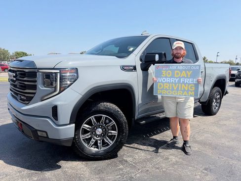 Used 2024 GMC Sierra 1500 AT4 w/ Technology Package AWD/4WD image 1