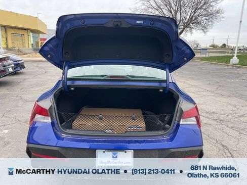 Used 2025 Hyundai Elantra Sport FWD image 18
