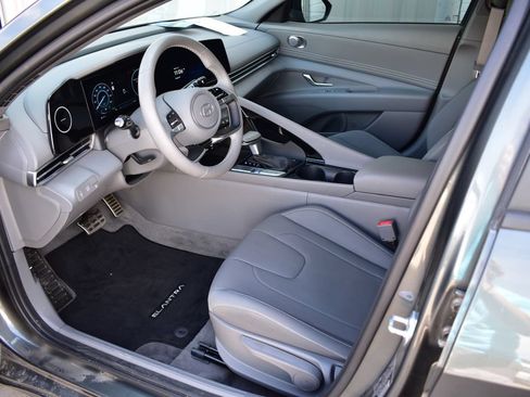 Used 2025 Hyundai Elantra SEL w/ Cargo Package FWD image 16