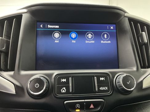 Certified 2024 GMC Terrain SLT image 17