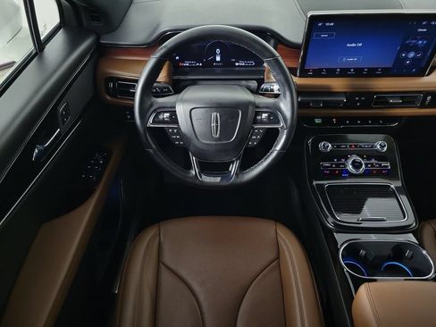 Certified 2023 Lincoln Nautilus Reserve FWD image 10