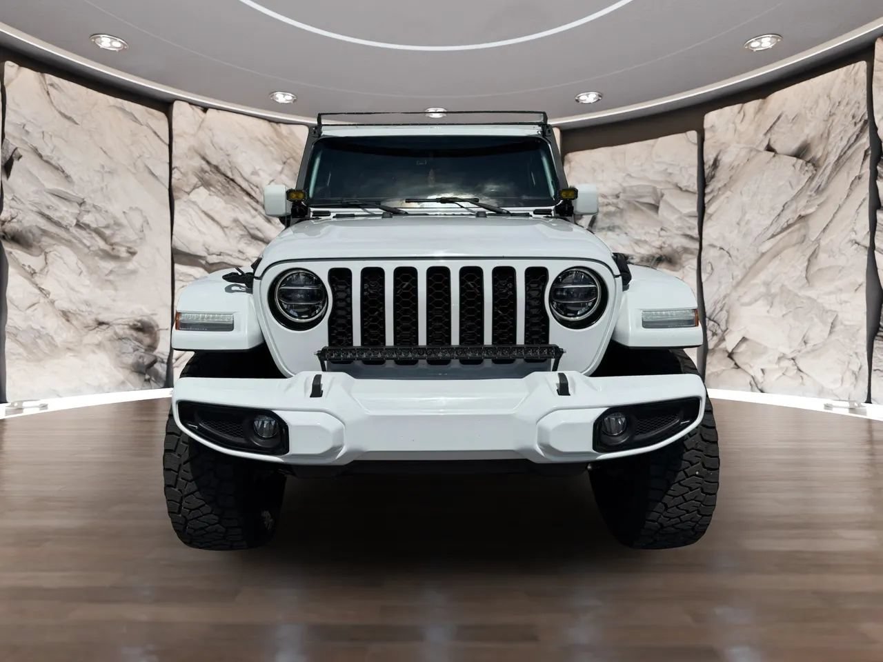 Used 2021 Jeep Gladiator Overland AWD/4WD image 3