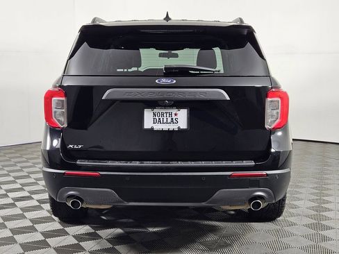 Used 2023 Ford Explorer XLT w/ Equipment Group 202A image 4
