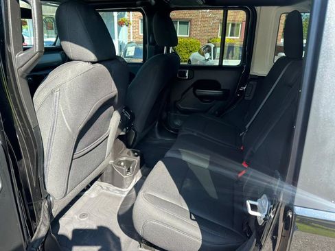 Used 2018 Jeep Wrangler Unlimited Sport S image 15