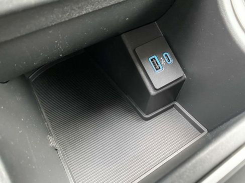 Certified 2024 Ford Edge SE image 27