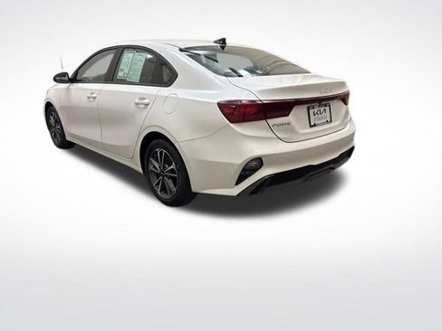 Certified 2023 Kia Forte LXS FWD image 9