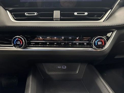 New 2026 Chevrolet Equinox LT w/ Convenience Package II FWD image 18