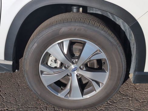 Used 2024 Subaru Ascent Premium w/ Convenience Package image 9