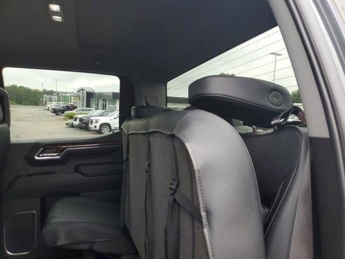Used 2023 GMC Sierra 1500 Elevation w/ X31 Off-Road Package AWD/4WD image 11