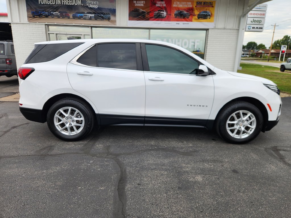 Used 2024 Chevrolet Equinox LT AWD/4WD image 2