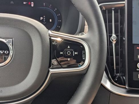 Certified 2025 Volvo XC90 B5 Core w/ Protection Package Premier image 34