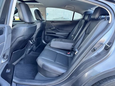 Used 2022 Lexus ES 300h w/ Accessory Package 2 image 21