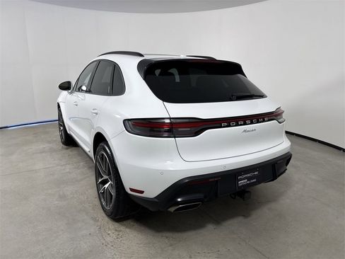 Certified 2025 Porsche Macan image 3