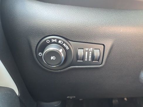 New 2026 Jeep Compass Limited image 11