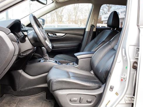 Used 2018 Nissan Rogue SL image 17