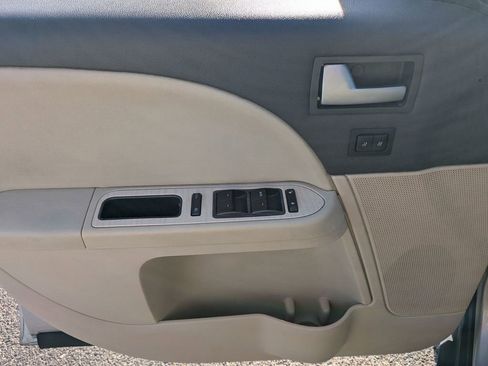 Used 2009 Mercury Sable Premier image 12