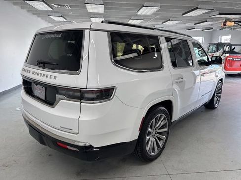 Used 2023 Jeep Grand Wagoneer Series II w/ Flexible Seating Group AWD/4WD image 19