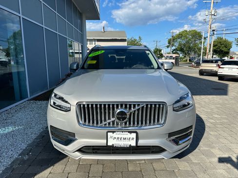 Used 2023 Volvo XC90 B5 Plus w/ Protection Package Premier AWD/4WD image 4