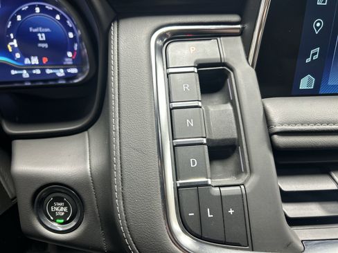 Used 2023 Chevrolet Tahoe Z71 w/ Luxury Package image 17