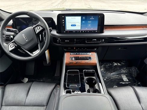 New 2025 Lincoln Aviator Black Label image 17