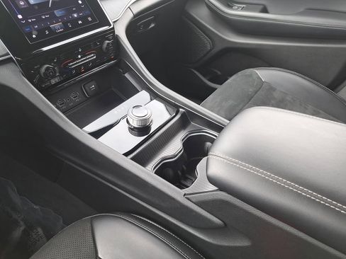 Certified 2024 Jeep Grand Cherokee Altitude AWD/4WD image 24