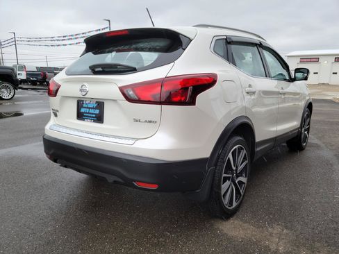 Used 2018 Nissan Rogue Sport SL w/ SL Premium Package image 4