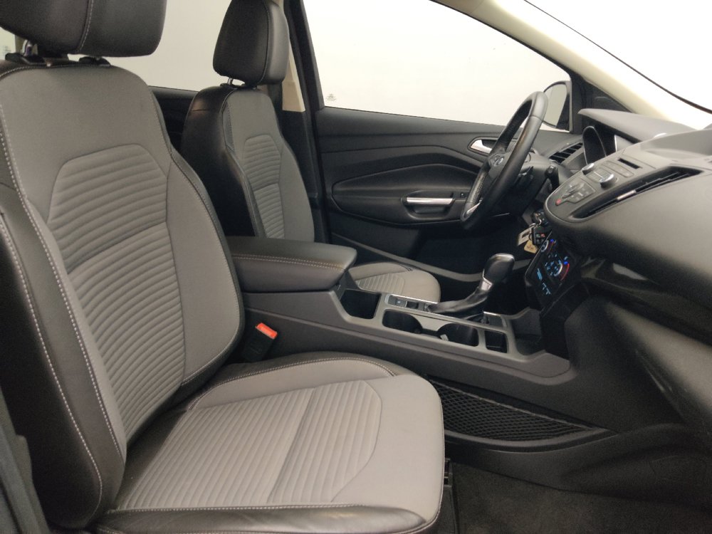 Used 2017 Ford Escape SE w/ SE Sport Appearance Package FWD image 21