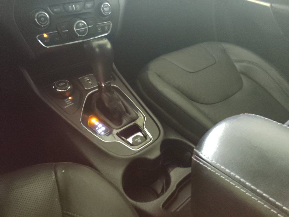 Used 2020 Jeep Cherokee Limited AWD/4WD image 26