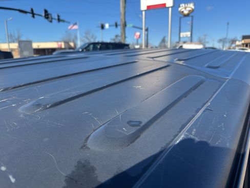 Used 2018 Jeep Wrangler Unlimited Sahara image 15