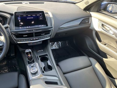 Used 2022 Cadillac CT5 V image 13