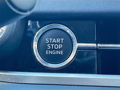 Used 2024 Mitsubishi Outlander FWD image 26