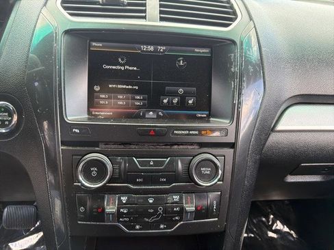Used 2016 Ford Explorer XLT w/ Equipment Group 201A AWD/4WD image 32
