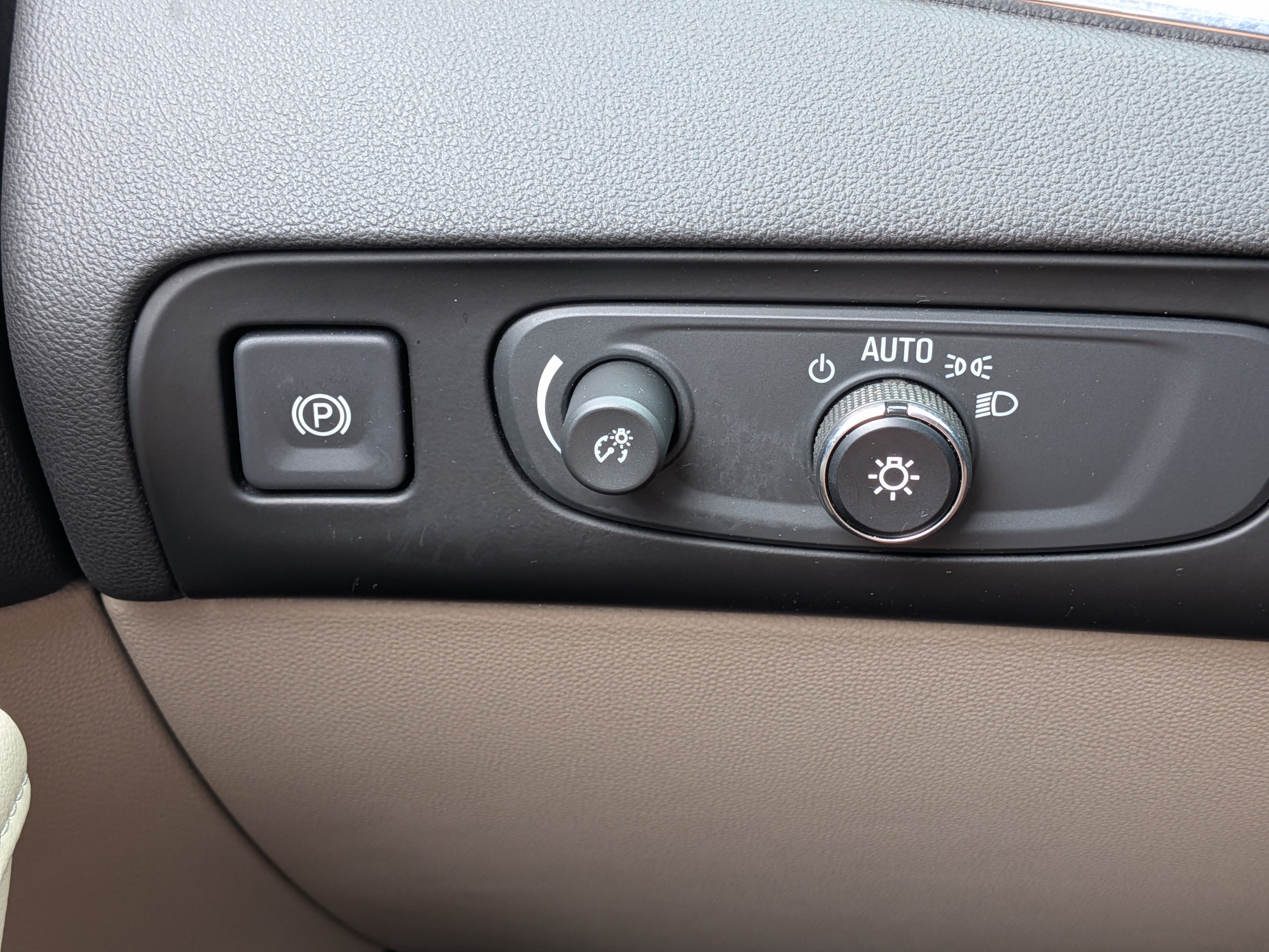 Used 2019 Buick Enclave Essence FWD image 20