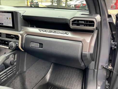 Used 2024 Toyota Tacoma SR5 AWD/4WD image 14