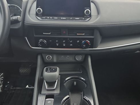 Used 2023 Nissan Rogue S image 19
