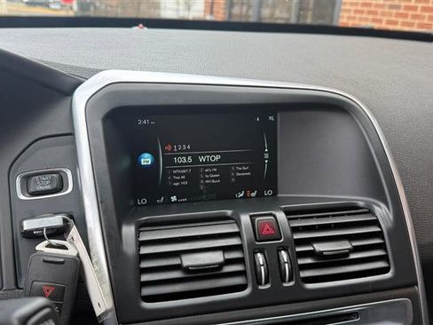 Used 2016 Volvo XC60 T5 Premier image 30