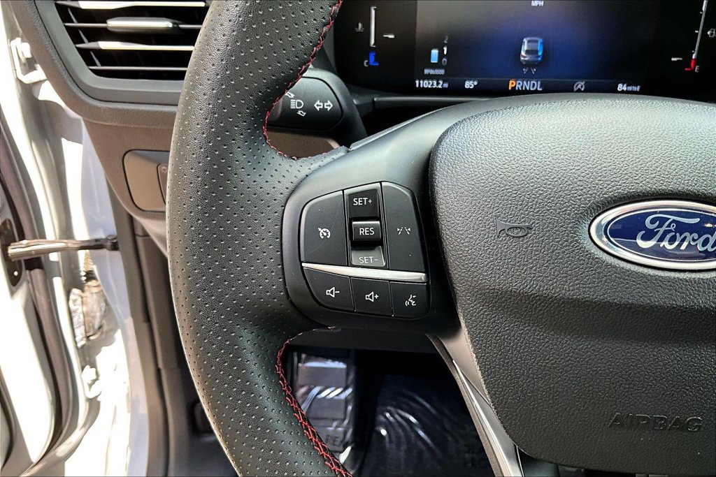 Used 2025 Ford Escape ST-Line FWD image 13