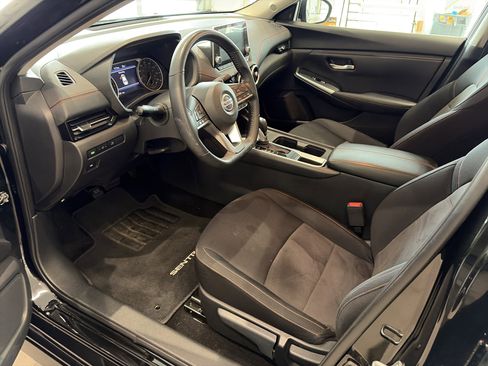 Used 2023 Nissan Sentra SR w/ Midnight Edition Package image 10