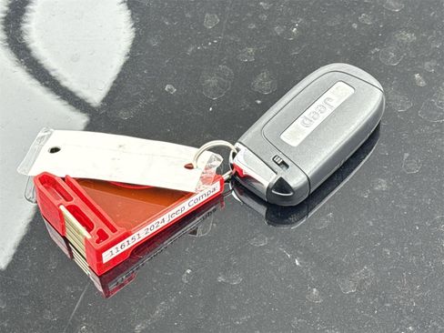 Used 2024 Jeep Compass Sport image 39