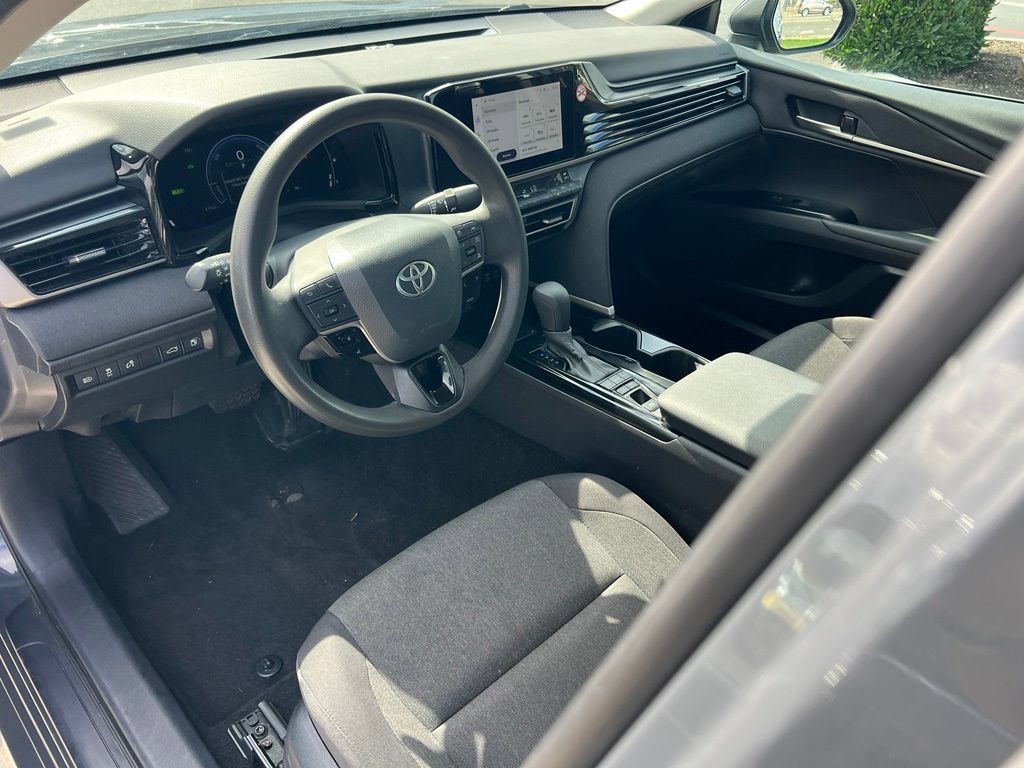 Used 2025 Toyota Camry LE FWD image 13