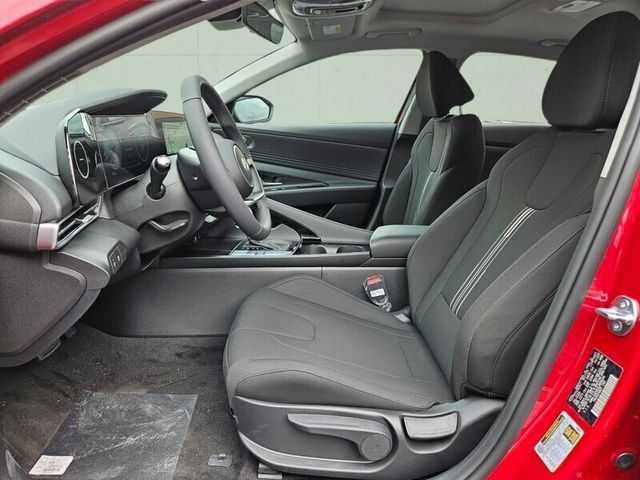 Certified 2025 Hyundai Elantra SEL FWD image 3